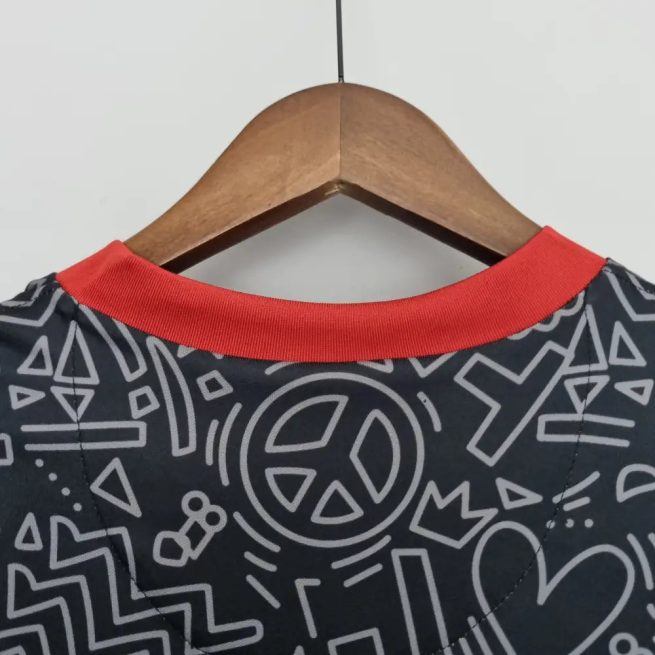 PSG 22-23 T シャツ、特別反人種差別エディション